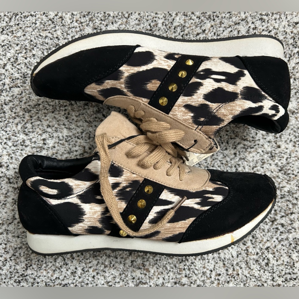 Forever 21 Leopard Sneakers Size: 9